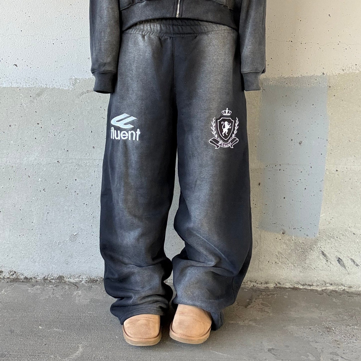 Crested Sweatpants Black