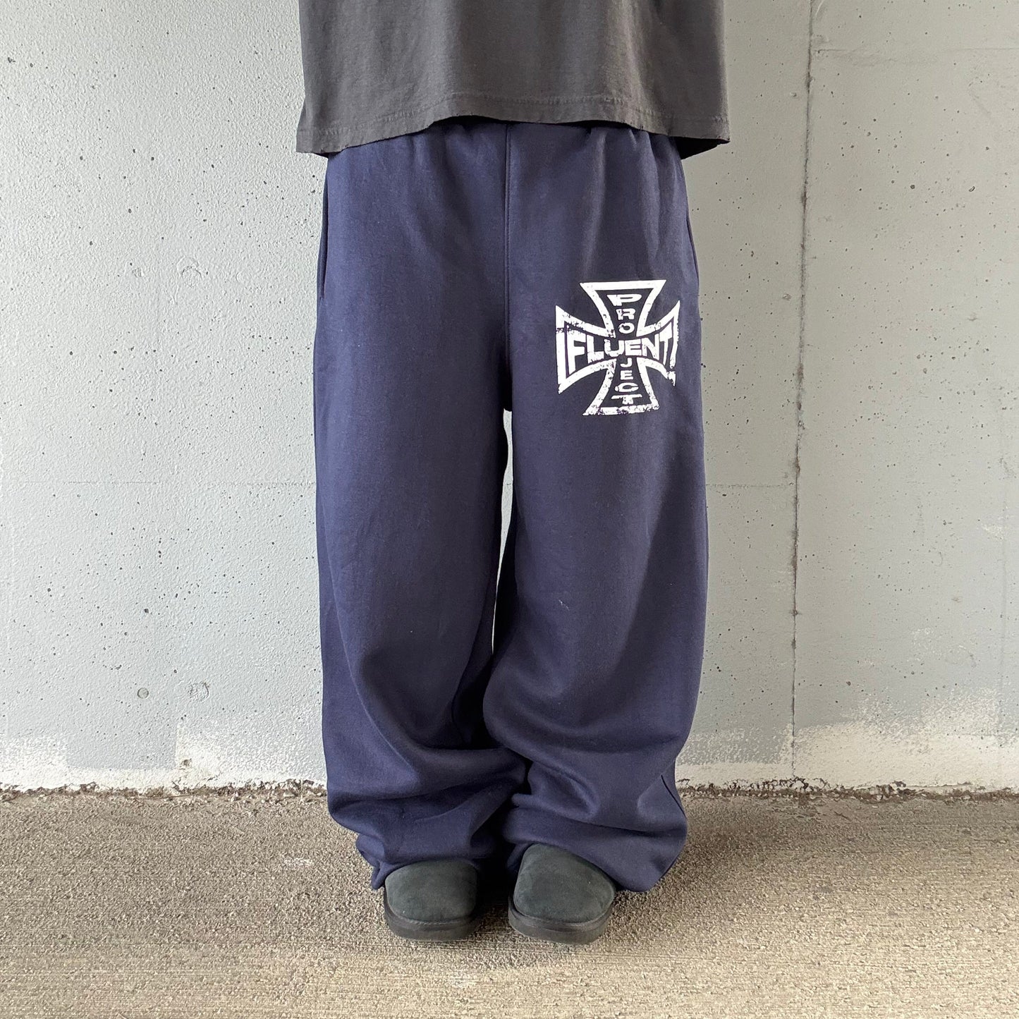 Fluent Cross Navy Sweatpants