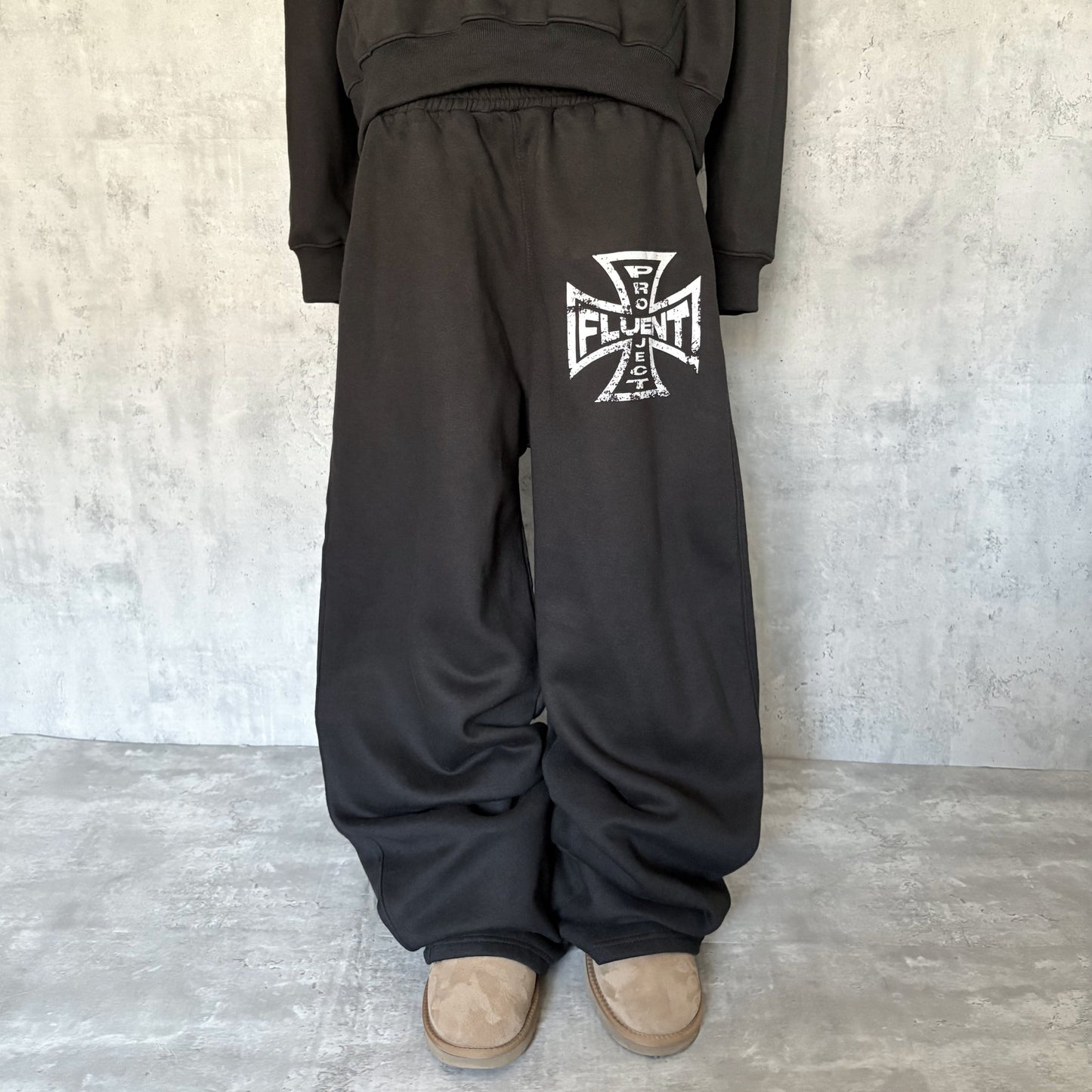 Fluent Cross Sweatpants Black